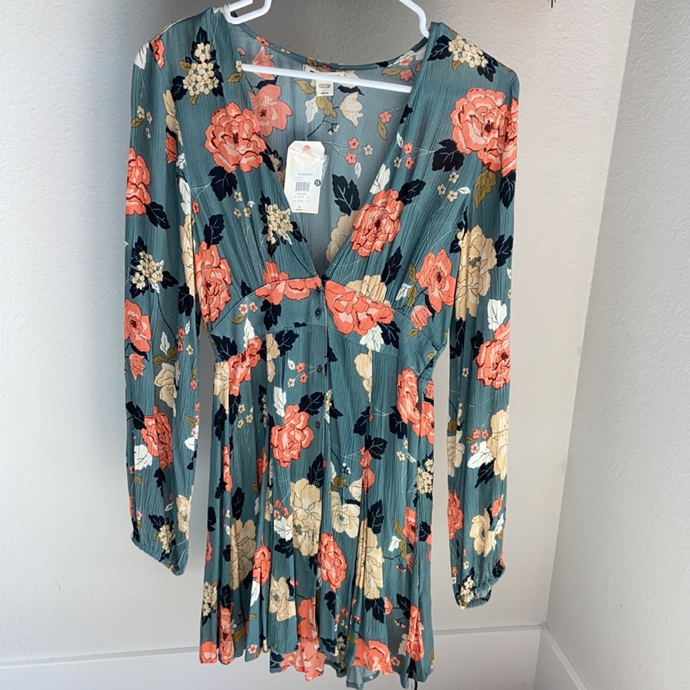 NWT Billabong Floral Dress